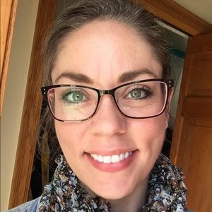 Meet your Posher, Cynthia